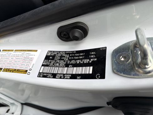 Certified 2024 Toyota 4Runner SR5 RWD image 32