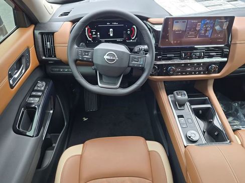 New 2026 Nissan Pathfinder Platinum AWD/4WD image 13