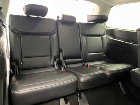 Used 2025 Ford Expedition Platinum AWD/4WD image 30