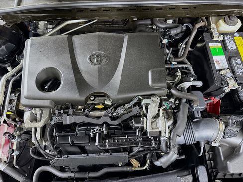 Used 2018 Toyota Camry LE w/ Convenience Package FWD image 39