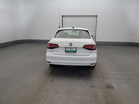 Used 2017 Volkswagen Jetta SE FWD image 7