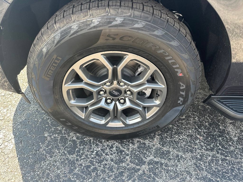 New 2027 Ford Expedition Max Active RWD image 9