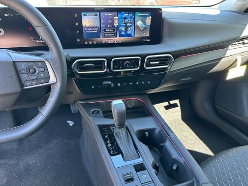 New 2026 Nissan Sentra SV w/ SV Convenience Package FWD image 24