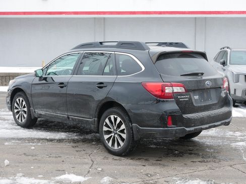 Used 2015 Subaru Outback 2.5i Limited w/ Popular Package #4 image 3