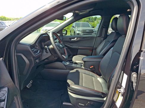 Certified 2024 Ford Escape ST-Line Select AWD/4WD image 13