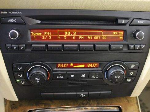 Used 2006 BMW 325xi Sedan image 32