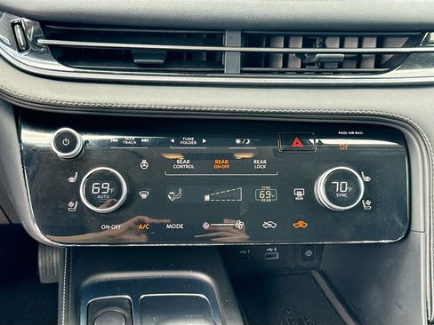 Used 2024 INFINITI QX60 Luxe image 37