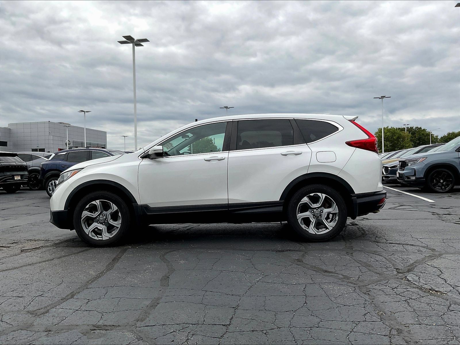 Used 2019 Honda CR-V EX image 5