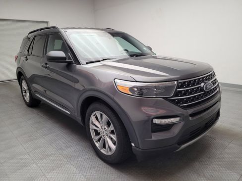 Used 2020 Ford Explorer XLT w/ Equipment Group 202A RWD image 13