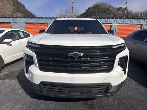 Used 2024 Chevrolet Traverse LS w/ Midnight/Sport Edition image 2