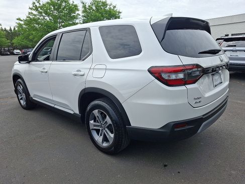 Certified 2023 Honda Pilot EX-L image 4