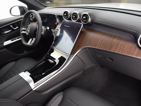 New 2026 Mercedes-Benz GLC 300 image 15