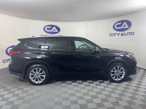 Used 2021 Toyota Highlander Limited AWD/4WD image 2