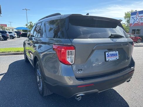 Used 2022 Ford Explorer XLT w/ Equipment Group 202A RWD image 3