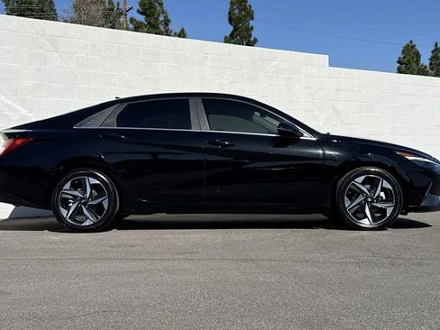Used 2023 Hyundai Elantra Limited image 6