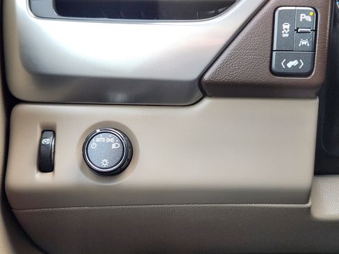 Used 2019 Chevrolet Tahoe LT image 18