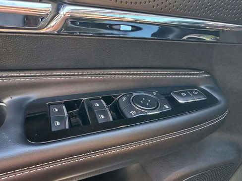 Used 2023 Lincoln Corsair AWD image 33