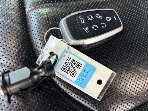 Used 2019 Chrysler Pacifica Limited w/ Advanced Safetytec Group FWD image 25