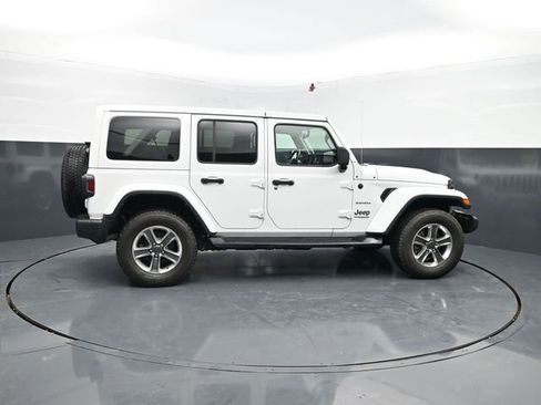 Used 2021 Jeep Wrangler Unlimited Sahara w/ Uconnect 4C Nav & Sound Group AWD/4WD image 11