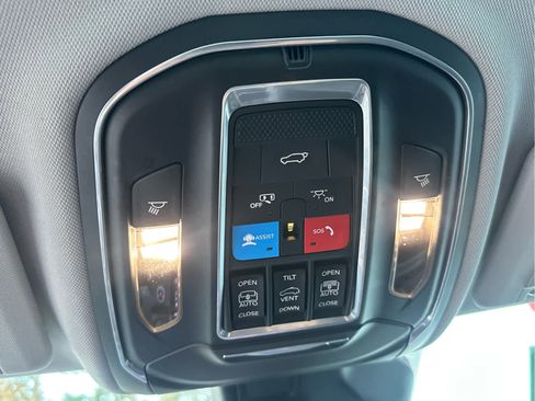 Used 2021 Jeep Grand Cherokee L Limited image 40