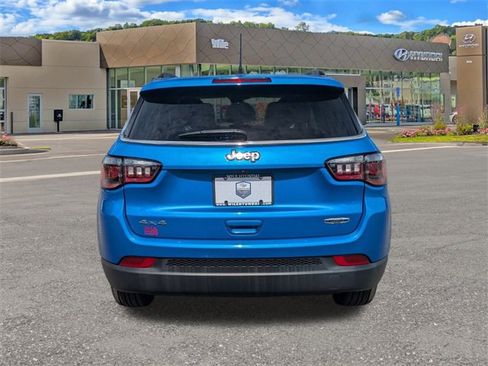 Used 2022 Jeep Compass Latitude image 4