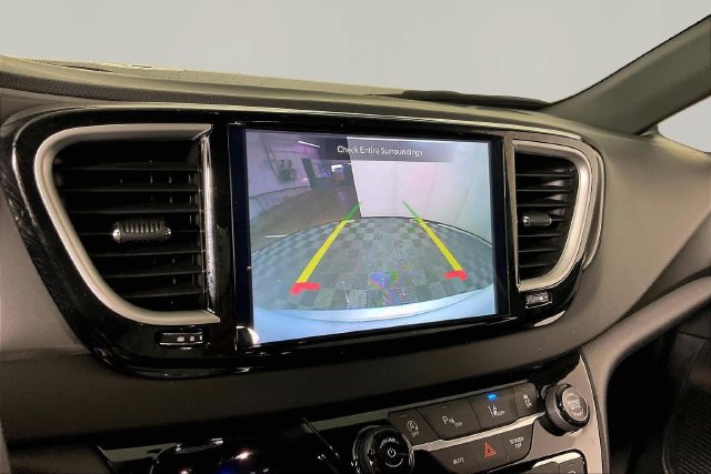 Used 2026 Chrysler Pacifica Select FWD image 11