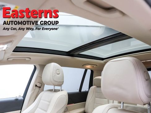 Used 2023 Mercedes-Benz GLS 450 4MATIC w/ AMG Line Exterior image 39