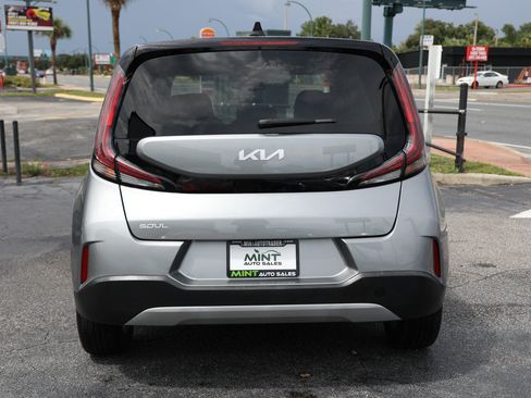 Used 2025 Kia Soul S FWD image 11