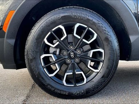 Certified 2024 Hyundai Santa Cruz SEL image 8