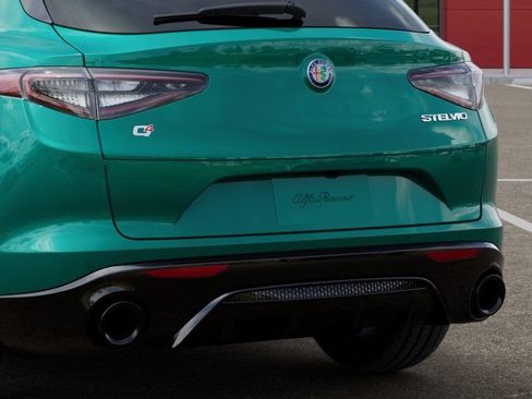 New 2025 Alfa Romeo Stelvio Sprint AWD/4WD image 14