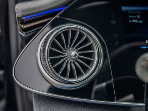 Used 2023 Mercedes-Benz EQS 580 4MATIC SUV image 9