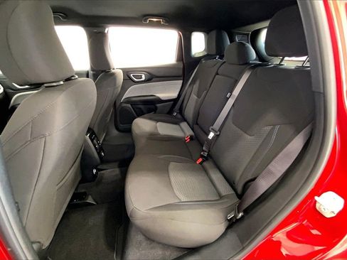 Used 2023 Jeep Compass Sport image 19