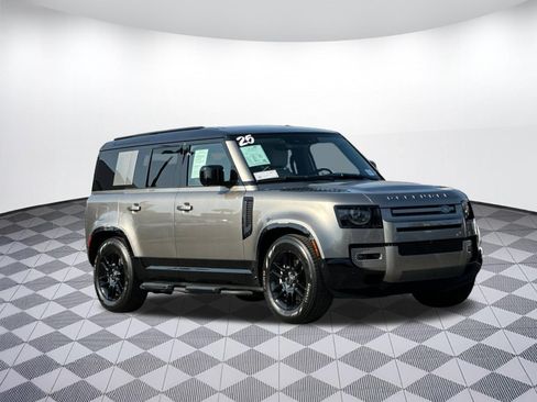 Certified 2025 Land Rover Defender 110 X-Dynamic SE AWD/4WD image 6