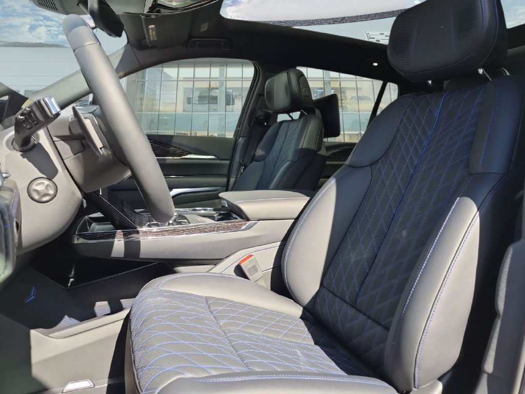 New 2026 Cadillac Escalade IQ Sport 1 w/ LPO, ONYX Package AWD/4WD image 11