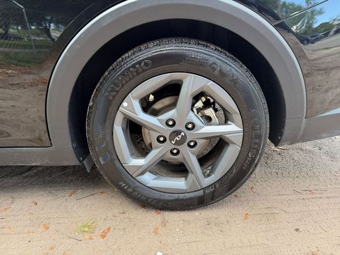 Used 2025 Kia K4 FWD image 29