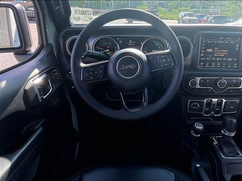 Used 2023 Jeep Wrangler Unlimited w/ Sun & Screen Package AWD/4WD image 17