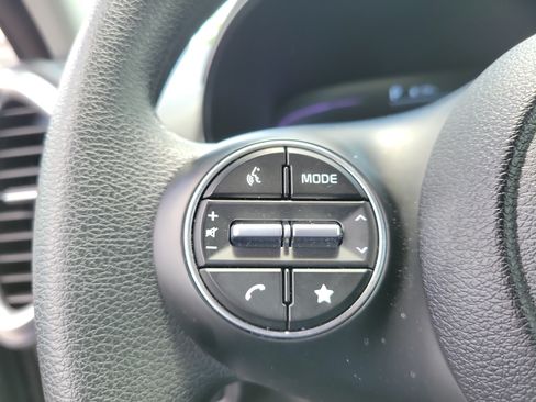 Certified 2025 Kia Soul LX FWD image 23
