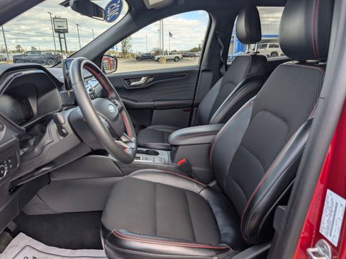 Used 2025 Ford Escape ST-Line Select AWD/4WD image 9