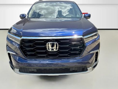Used 2025 Honda Pilot Elite image 2