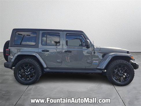 Used 2022 Jeep Wrangler Unlimited Sahara image 5