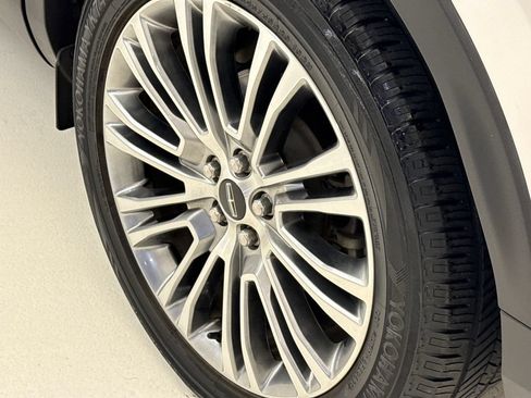 Used 2016 Lincoln MKX Reserve FWD image 10