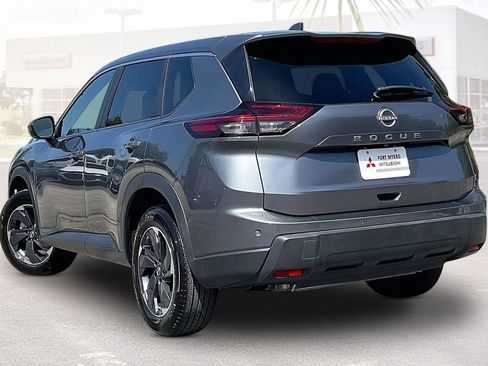 Used 2025 Nissan Rogue SV FWD image 29