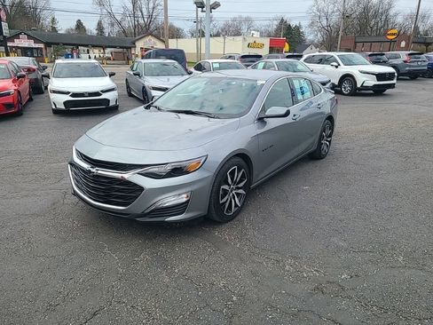 Used 2023 Chevrolet Malibu RS image 2