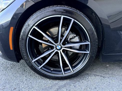 Used 2019 BMW 330i xDrive Sedan w/ M Sport Package AWD/4WD image 9
