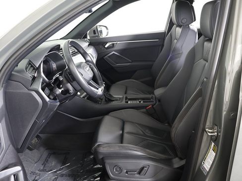 Used 2020 Audi Q3 2.0T Premium Plus w/ Premium Plus Package image 32