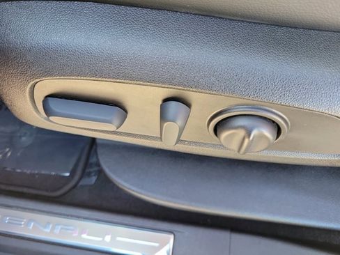 Used 2023 GMC Acadia Denali w/ Denali Ultimate Package image 21