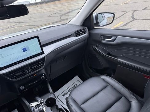 Used 2025 Ford Escape Platinum image 15