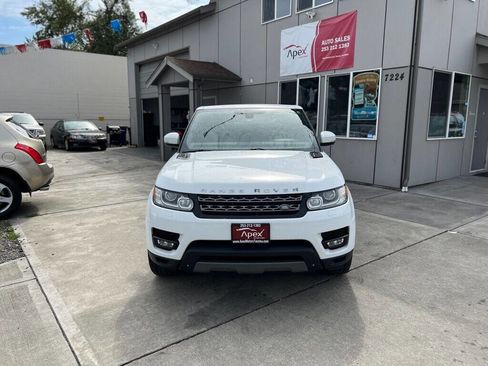Used 2015 Land Rover Range Rover Sport SE image 3