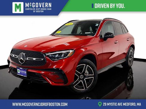 Used 2024 Mercedes-Benz GLC 300 4MATIC image 1
