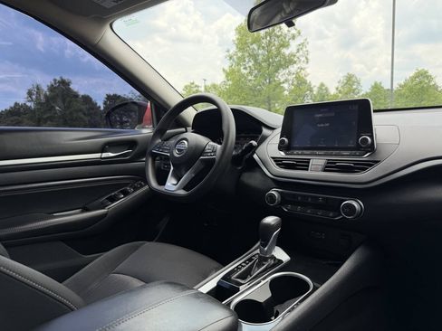 Used 2021 Nissan Altima 2.5 SV FWD image 11